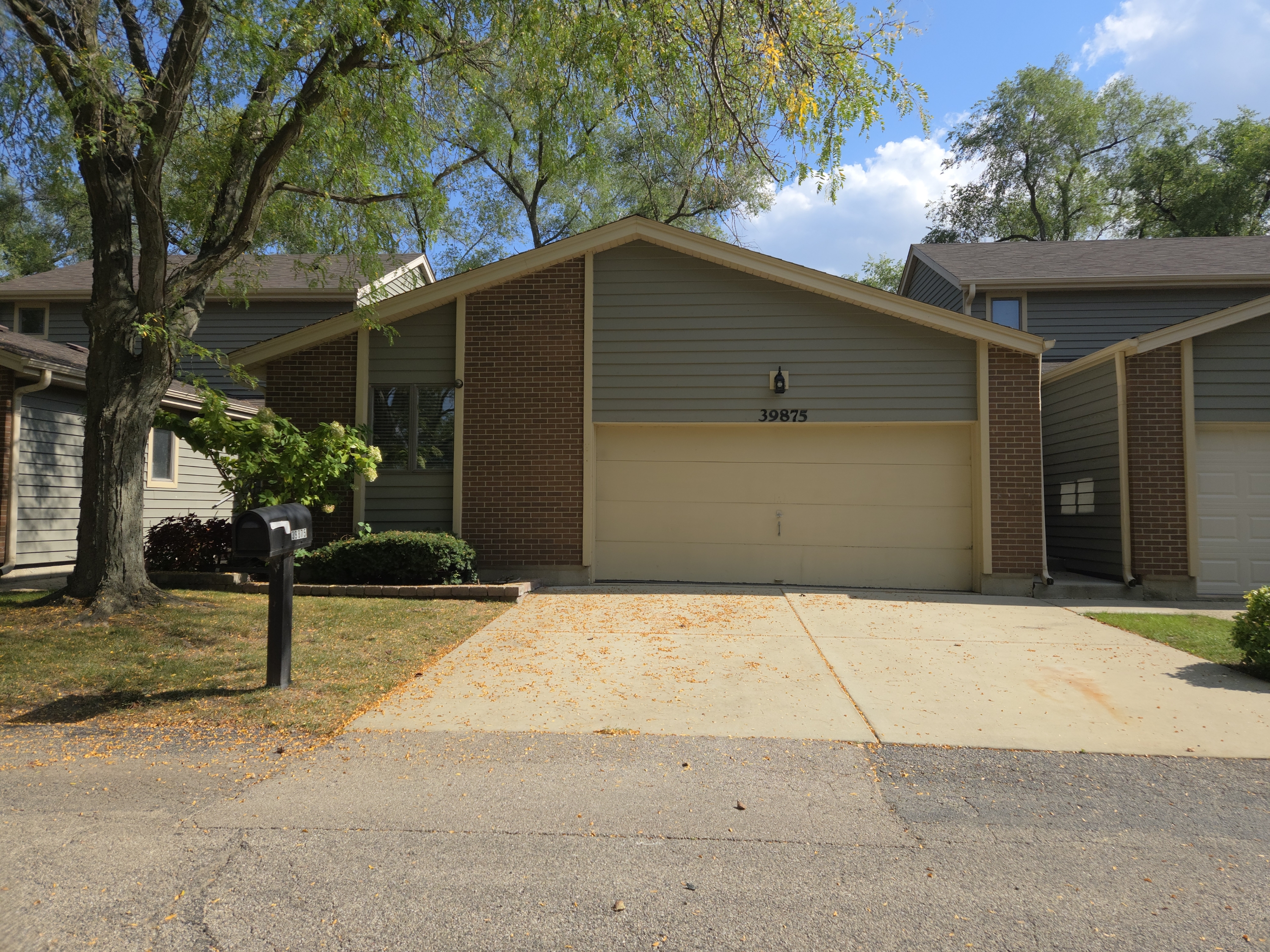 39875 N Golf Lane