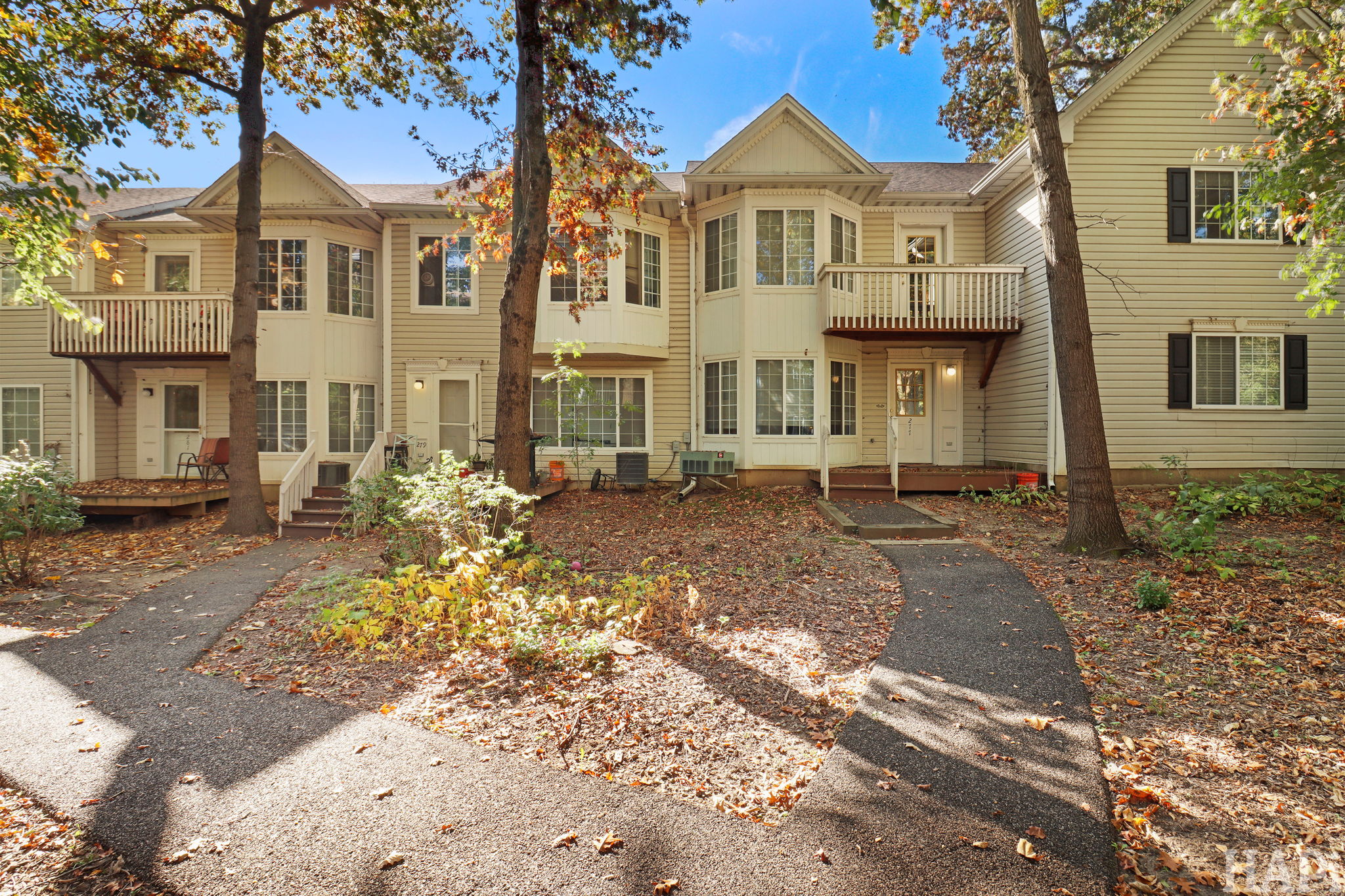 277 West Treehouse Ln
